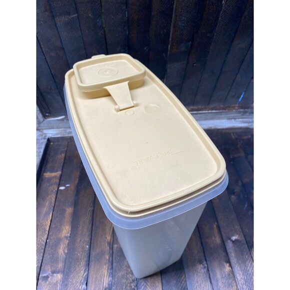 Vintage Tupperware Cereal Keeper Beige 1589-3 With Pour Lid - Picture 4 of 9